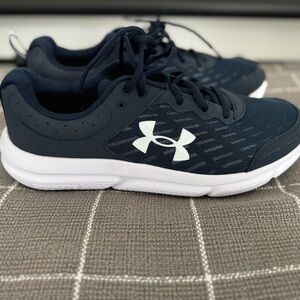 Under Armour Men’s Navy and White Athletic Shoes, Size 11